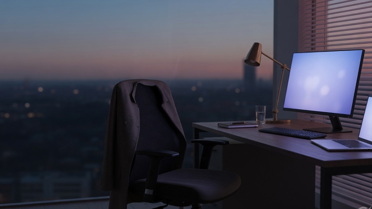 Tech Hiring Freeze Next Wave: Signals Workers Should Watch